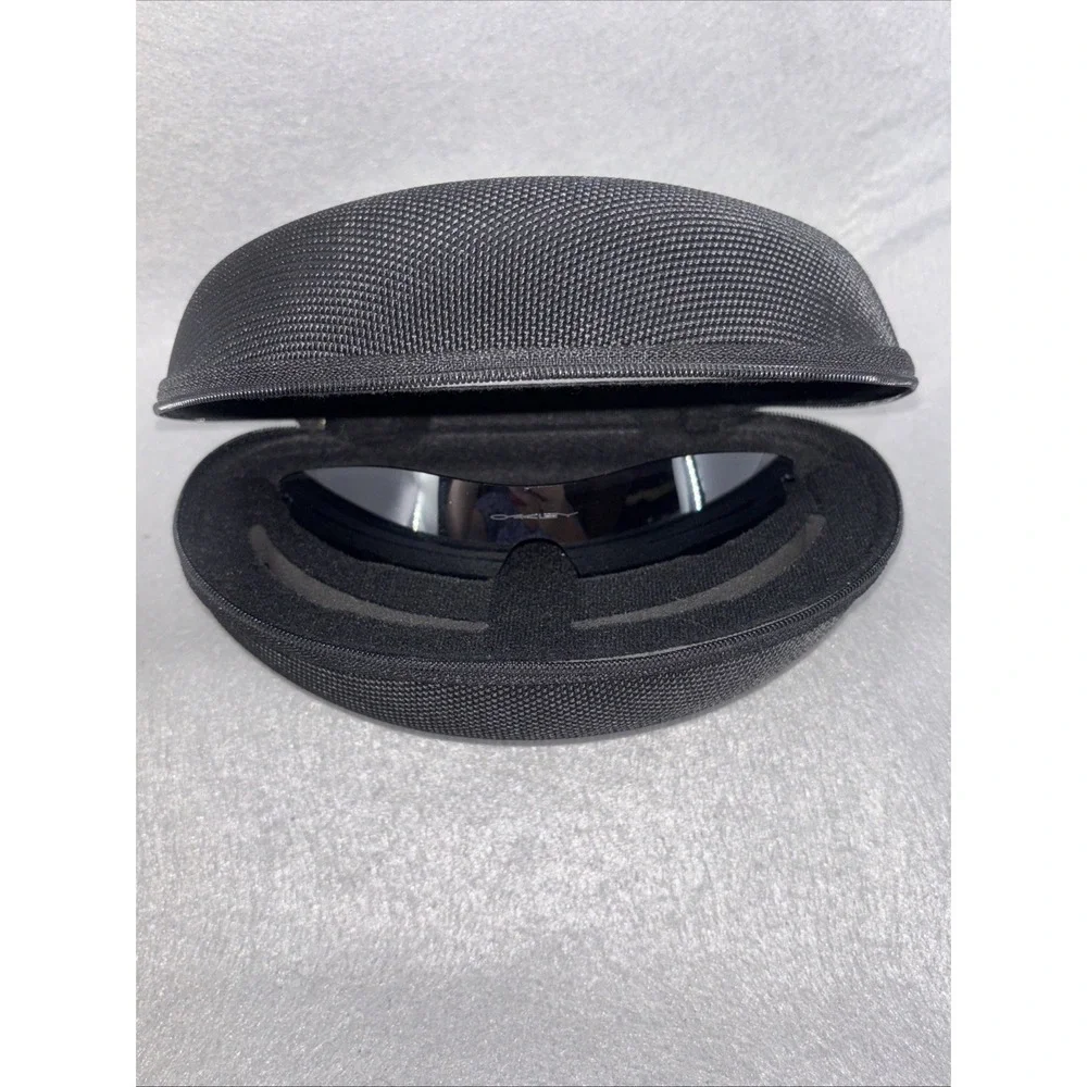 Oakley Sport Soft Foam Sunglasses Vault Hard Case W/Replacement Lense NO FRAME